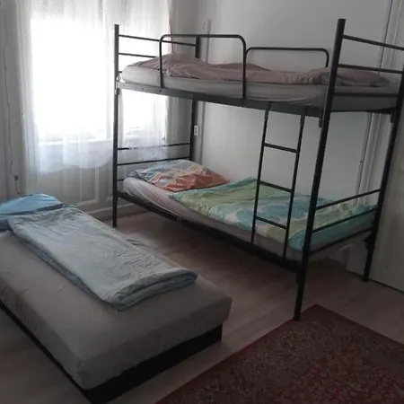 Station Backpackers Hostel