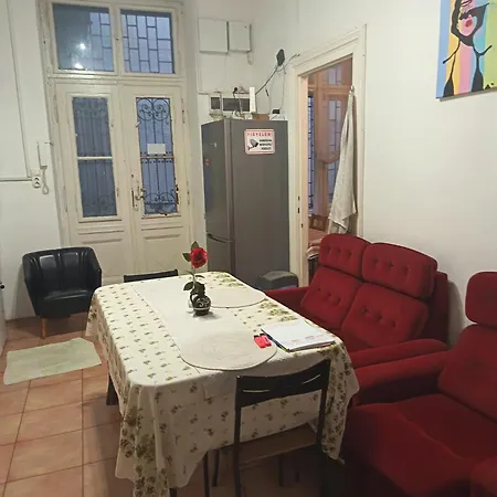 Hostel Station Backpackers *