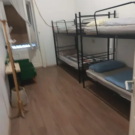 Station Backpackers Hostel